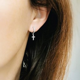 Boucles d'oreilles argent créoles avec pendentif croix