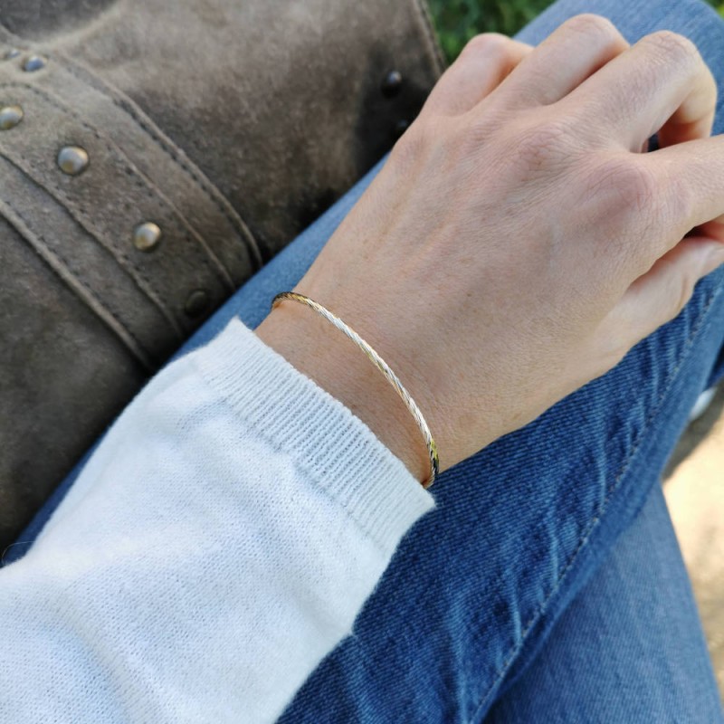Bracelet jonc plaqué or finement torsadé Bracelet jonc plaqué or finement torsadé